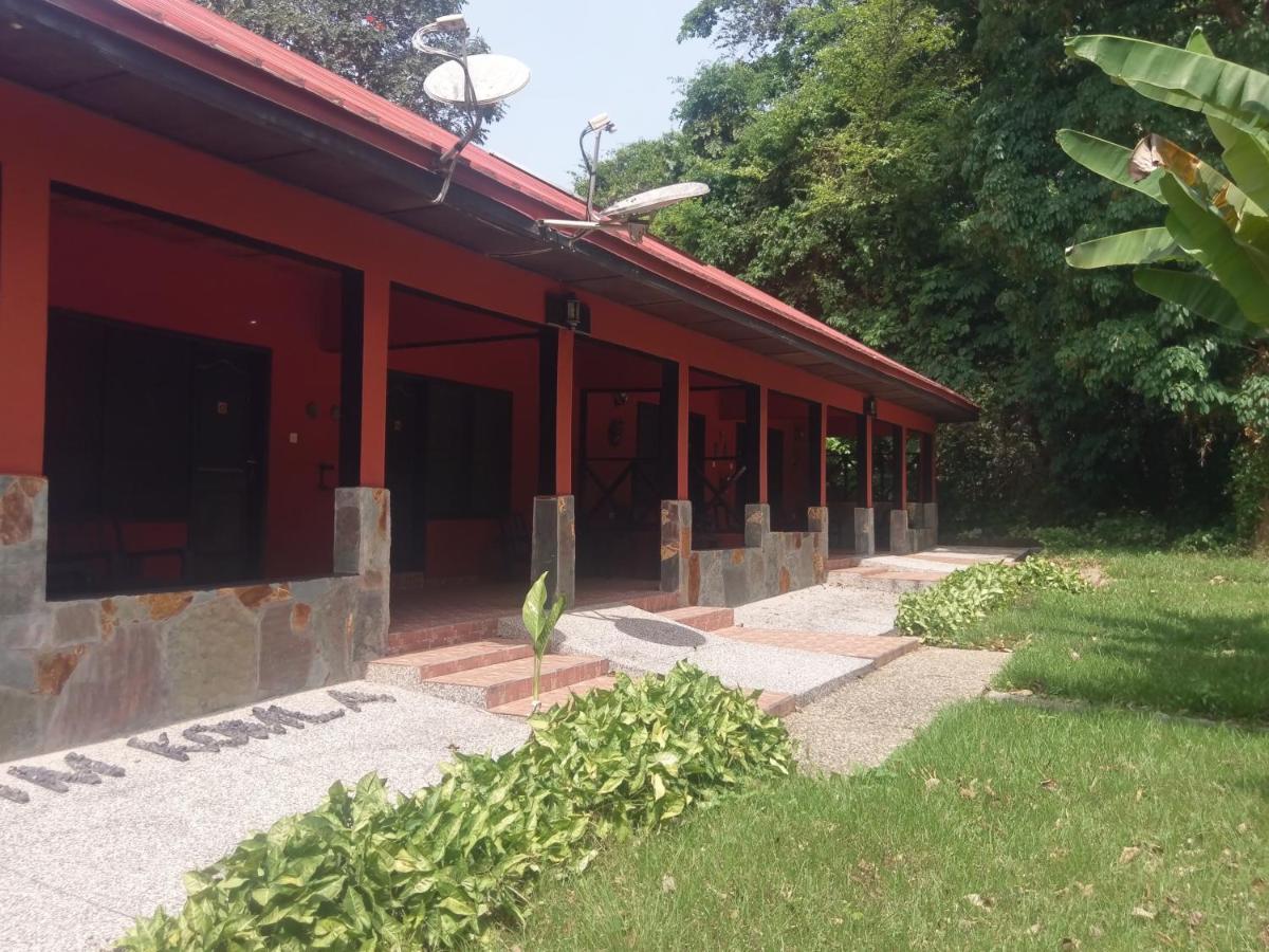 Big Foot Safari Lodge Wli Afegame Kültér fotó