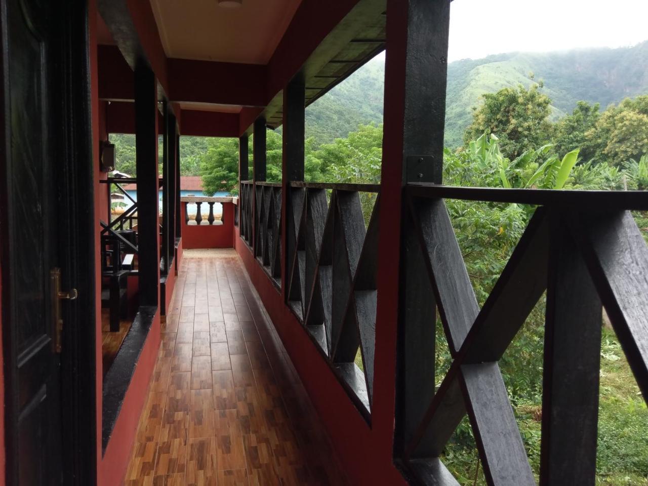 Big Foot Safari Lodge Wli Afegame Kültér fotó